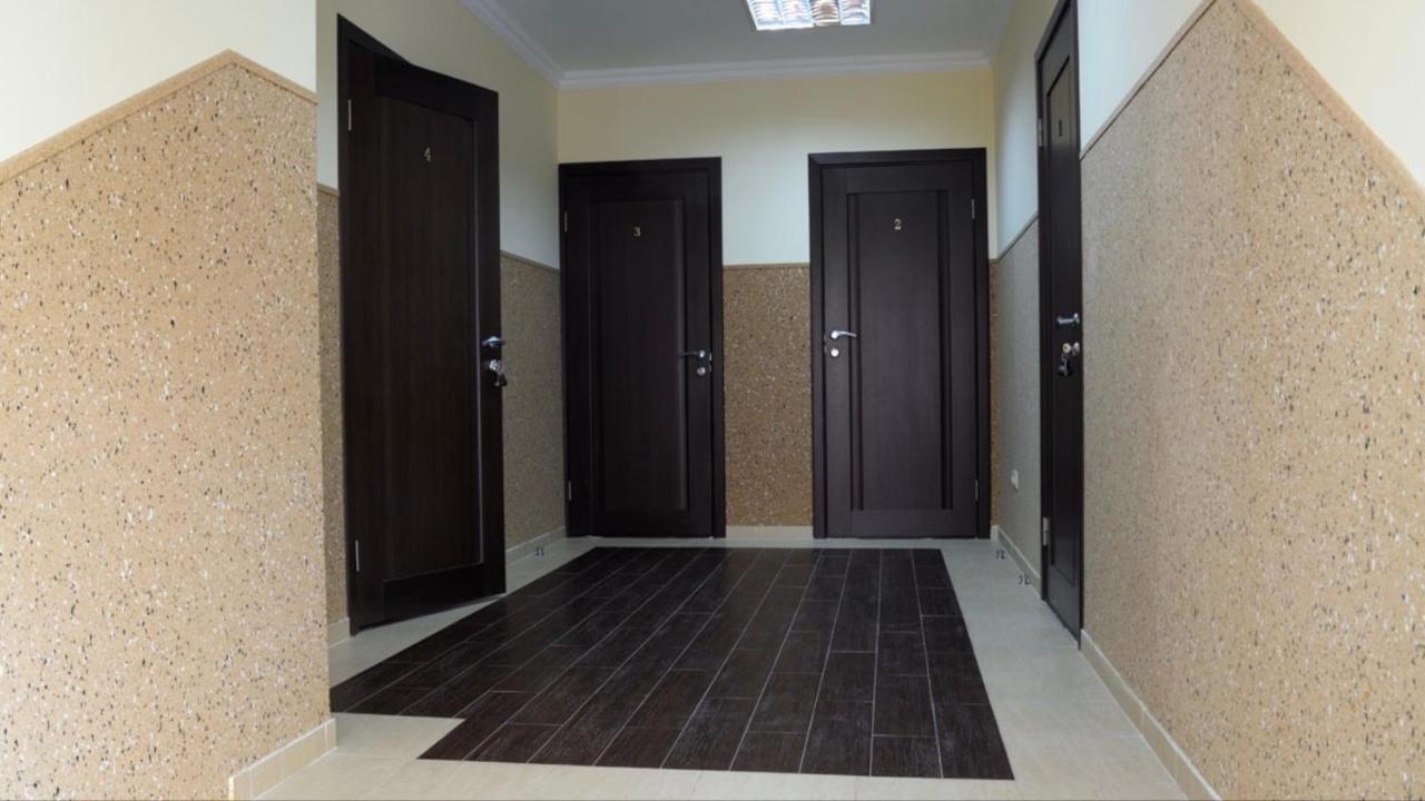 Hotel Sem Uglov Tiraspol Esterno foto